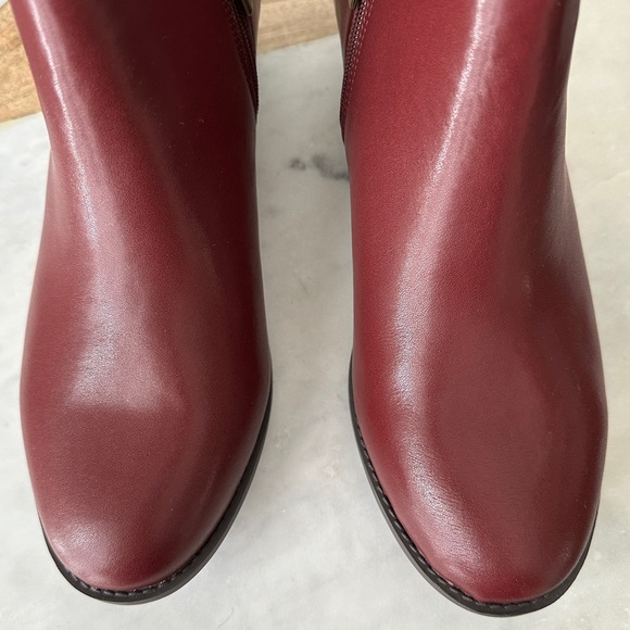 Vionic Millie Wine Leather Ankle
Booties Size 9.5 - Picture 5 of 14